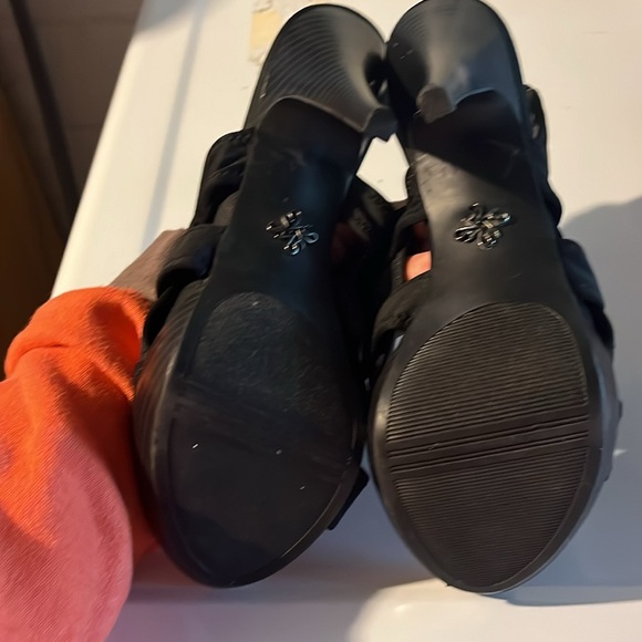 Vera Wang black high heels. Comfortable fit! Stretchy strap. 3 inch heel - Picture 3 of 3